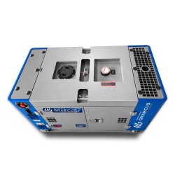  Αθόρυβη πετρελαιοκίνητη γεννήτρια 12.1 kW με DAVR, ταυτόχρονη μονοφασική και τριφασική έξοδο, ηλεκτρική εκκίνηση, ATS υποδοχή, πρίζες Schuko, CEE και ηχομονωμένο περίβλημα 